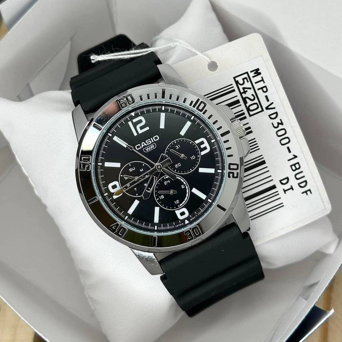 CASIO - MTP-VD300-1BU