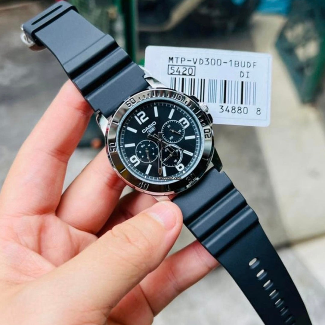 CASIO - MTP-VD300-1BU